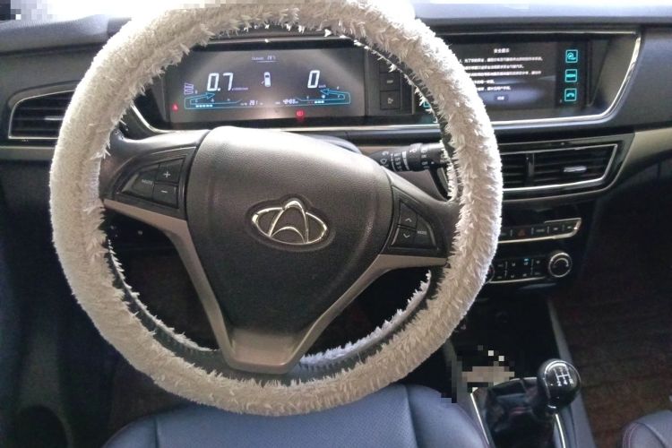 Used CHANGAN KAICHENG Oushang A600 2016 1.5L Manual Luxury 7-Seater Steering Wheel