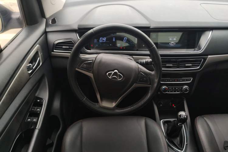 Used CHANGAN KAICHENG Oushang A600 2016 1.5L Manual Luxury 7-Seater Steering Wheel