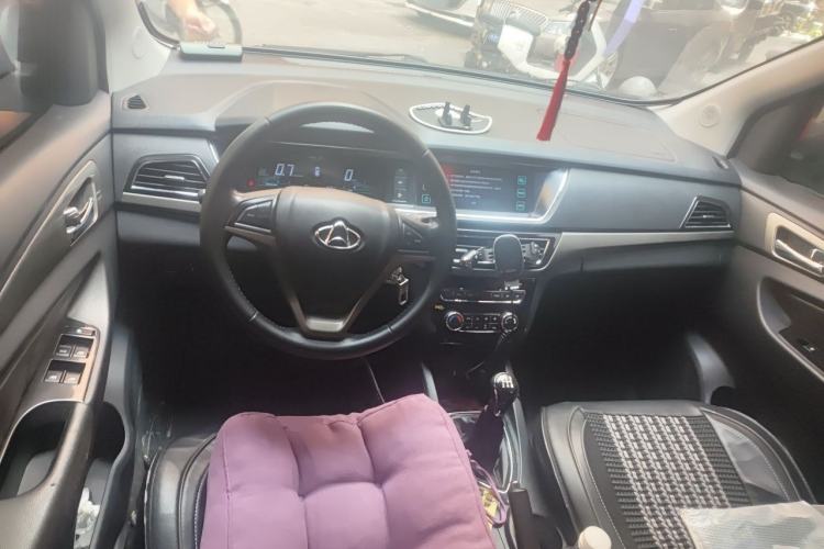 Used CHANGAN KAICHENG Oushang A600 2017 1.5L Manual Elite Model Center Console