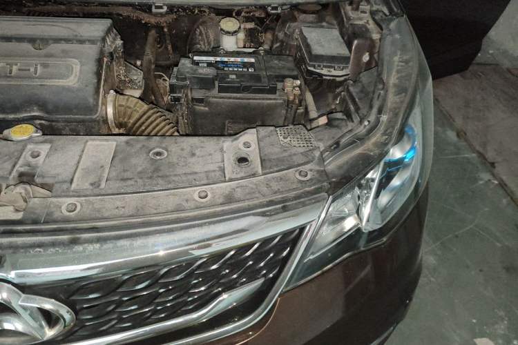 Used CHANGAN KAICHENG Oushang A600 2017 1.5L Manual Luxury Version Engine Bay Left