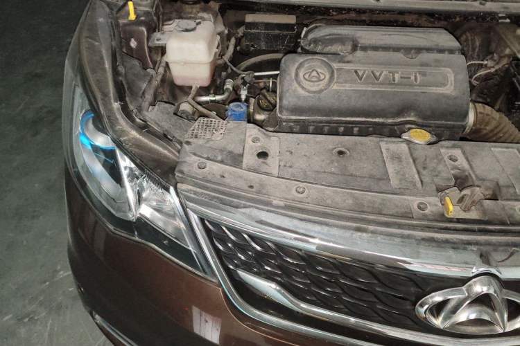 Used CHANGAN KAICHENG Oushang A600 2017 1.5L Manual Luxury Version Engine Bay Right