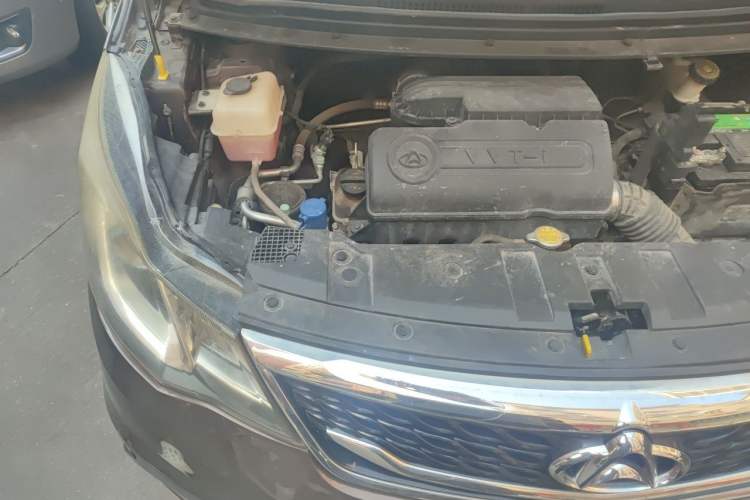 Used CHANGAN KAICHENG Oushang A600 2017 1.5L Manual Elite Model Engine Bay Right