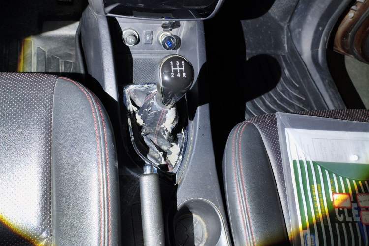 Used CHANGAN KAICHENG Oushang A600 2017 1.5L Manual Luxury Version Gear Lever