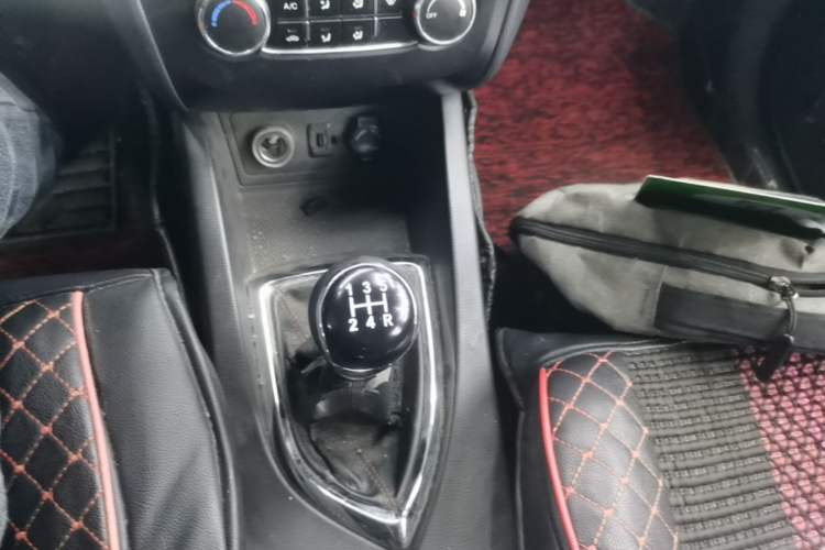 Used CHANGAN KAICHENG Oushang A600 2017 1.5L Manual Standard Edition Gear Lever