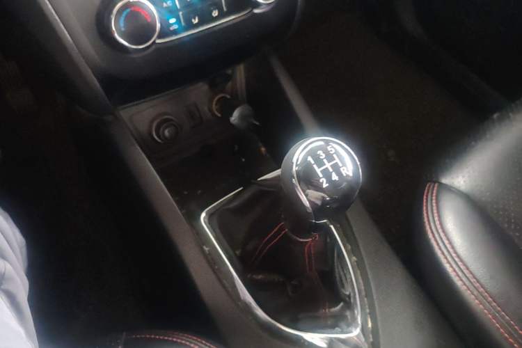 Used CHANGAN KAICHENG Oushang A600 2017 1.5L Manual Standard Edition Gear Lever
