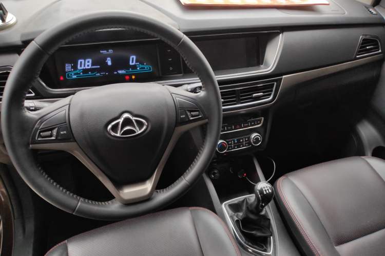 Used CHANGAN KAICHENG Oushang A600 2017 1.5L Manual Luxury Model Interior 3