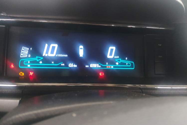 Used CHANGAN KAICHENG Oushang A600 2017 1.5L Manual Standard Edition Odometer Close Up