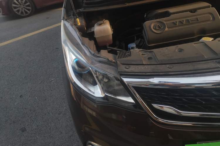 Used CHANGAN KAICHENG Oushang A600 2017 1.5L Manual Luxury Model Right Front Headlight