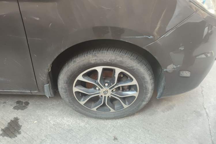 Used CHANGAN KAICHENG Oushang A600 2017 1.5L Manual Elite Model Right Front Wheel Hub