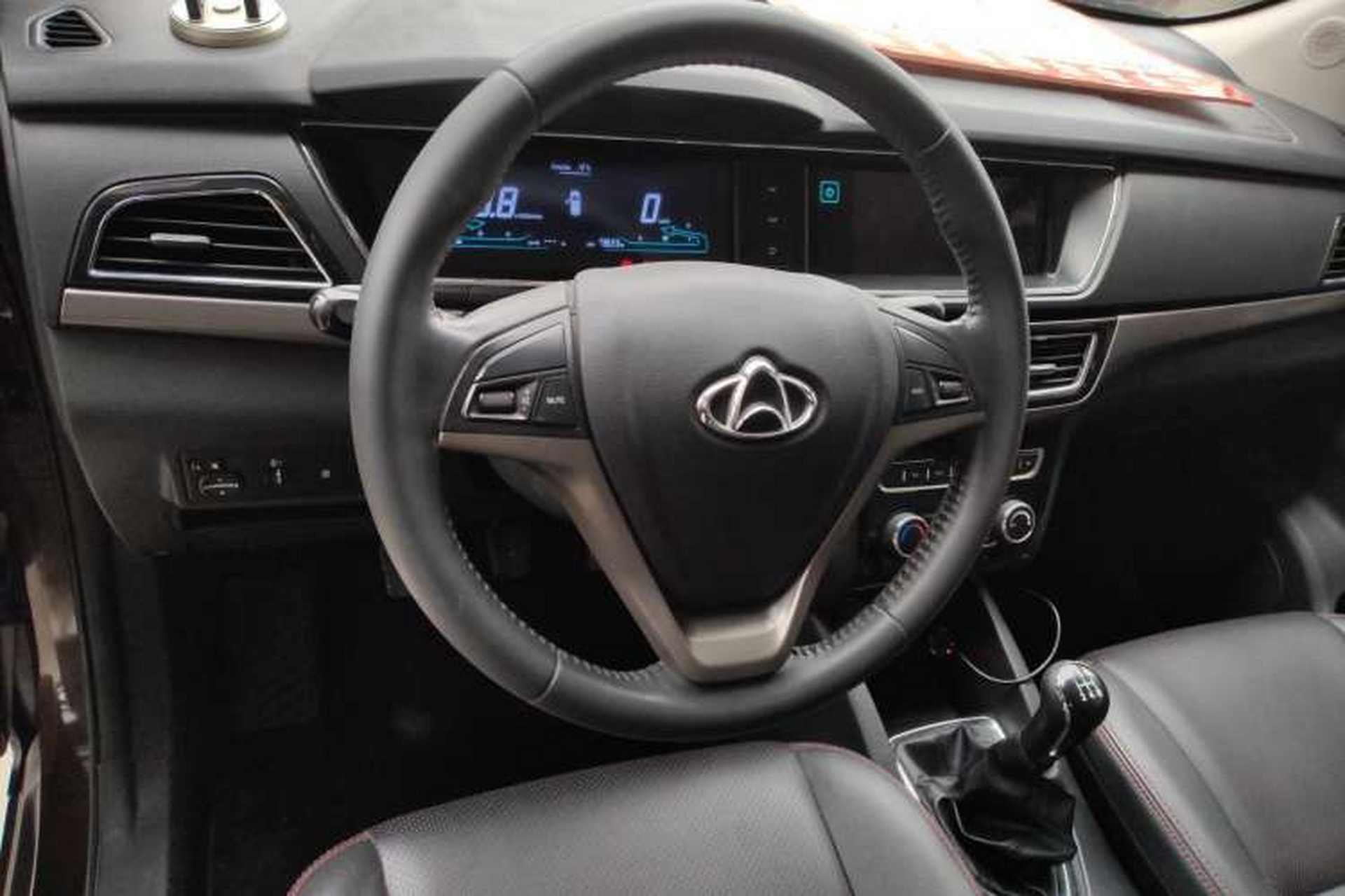 Used CHANGAN KAICHENG Oushang A600 2017 1.5L Manual Luxury Model Steering Wheel