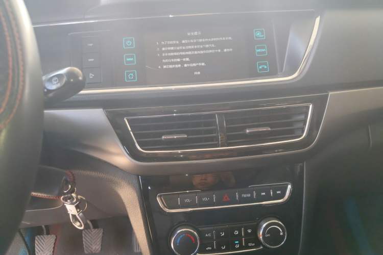 Used CHANGAN KAICHENG Oushang A600 2017 1.5L Manual Smart Connect Version Audio And AC Panel