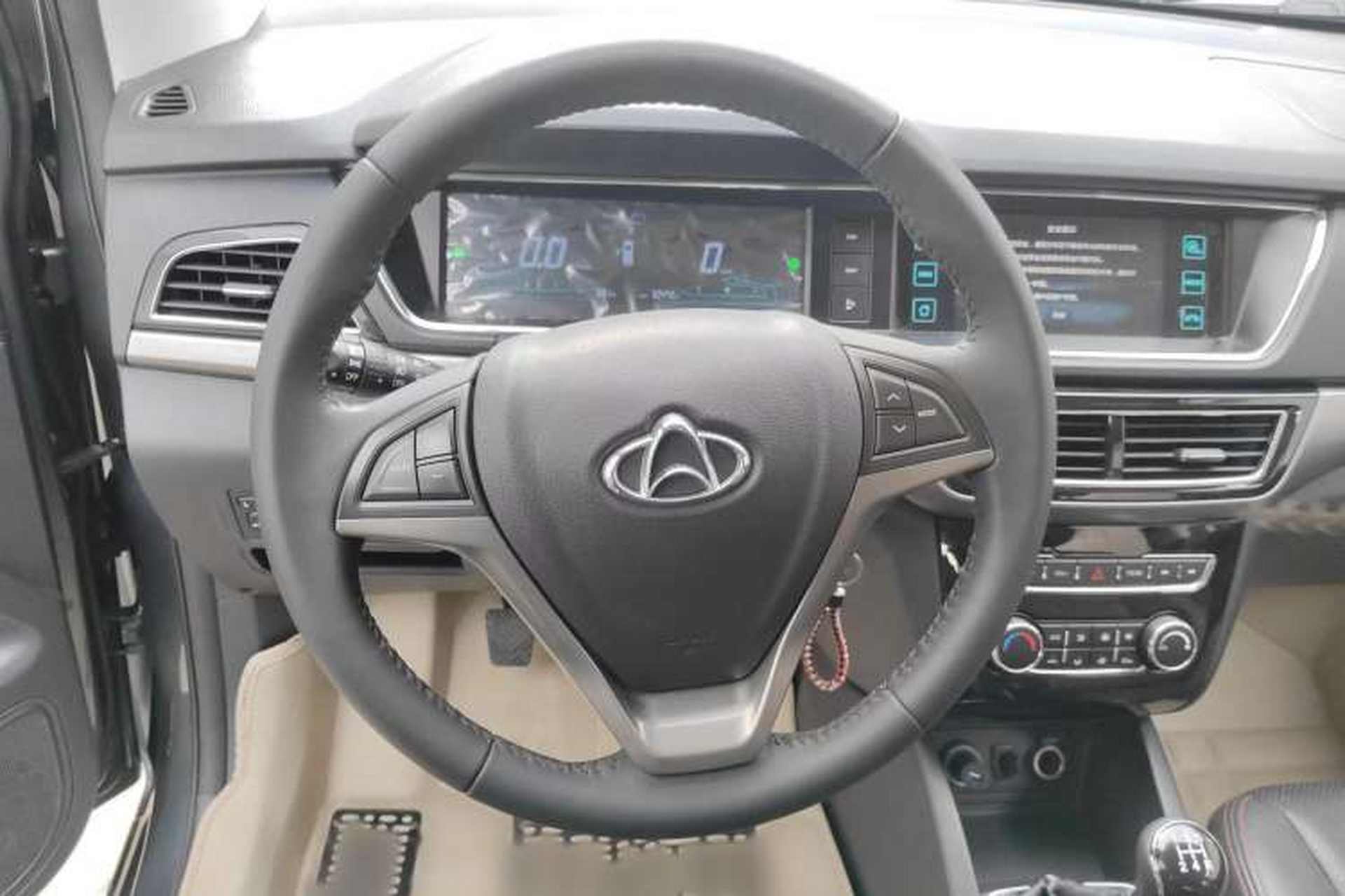 Used CHANGAN KAICHENG Oushang A600 2017 1.5L Manual Luxury Model Steering Wheel