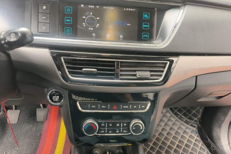 Used CHANGAN KAICHENG Oushang A600 2017 1.5L Manual Luxury Version Audio And AC Panel