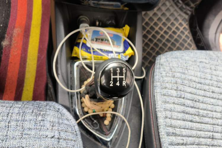 Used CHANGAN KAICHENG Oushang A600 2017 1.5L Manual Luxury Version Gear Lever