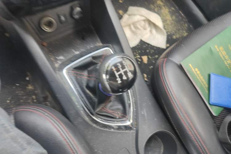 Used CHANGAN KAICHENG Oushang A600 2017 1.5L Manual Luxury Model Gear Lever