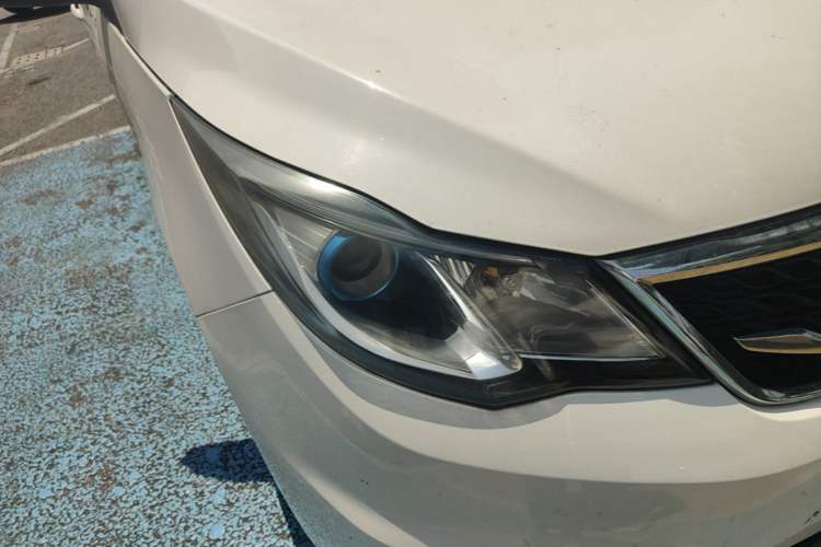 Used CHANGAN KAICHENG Oushang A600 2017 1.5L Manual Luxury Model Right Front Headlight