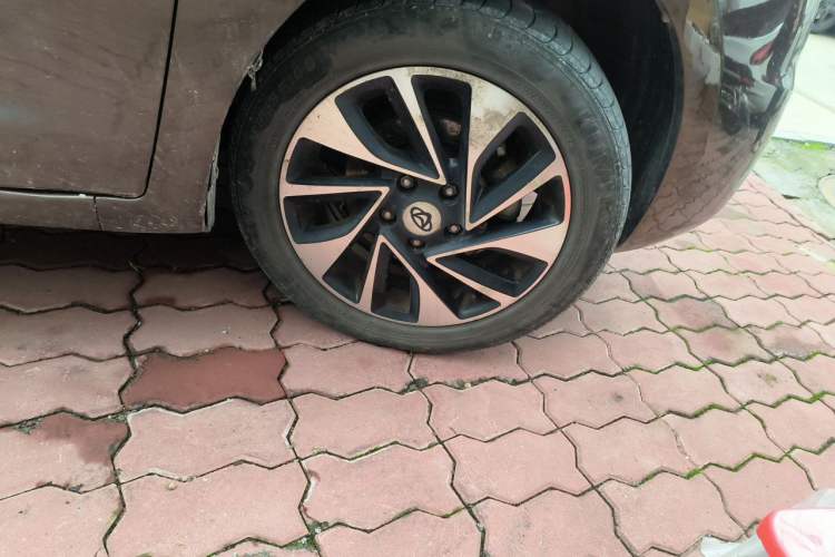 Used CHANGAN KAICHENG Oushang A600 2017 1.5L Manual Luxury Version Right Front Wheel Hub