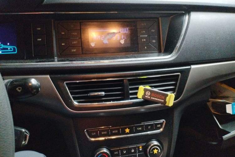 Used CHANGAN KAICHENG Oushang A600 2017 1.5L Manual Standard Edition Audio And AC Panel