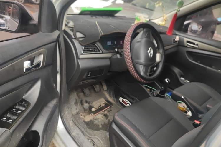 Used CHANGAN KAICHENG Oushang A600 2017 1.5L Manual Standard Edition Driver Seat