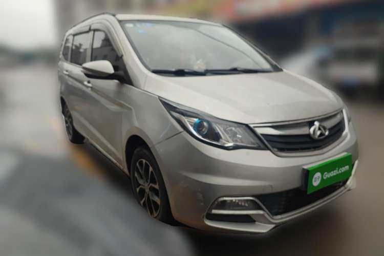 Used CHANGAN KAICHENG Oushang A600 2017 1.5L Manual Standard Edition Front Right 45 Deg