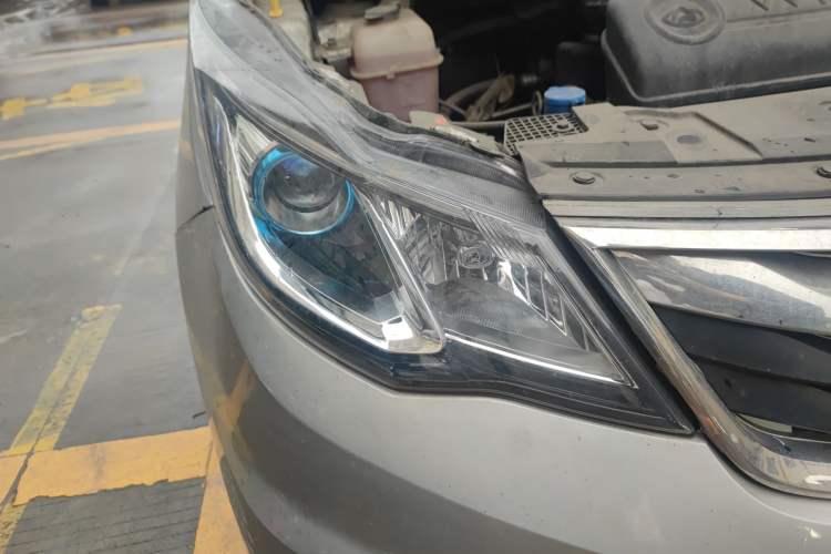 Used CHANGAN KAICHENG Oushang A600 2017 1.5L Manual Standard Edition Right Front Headlight