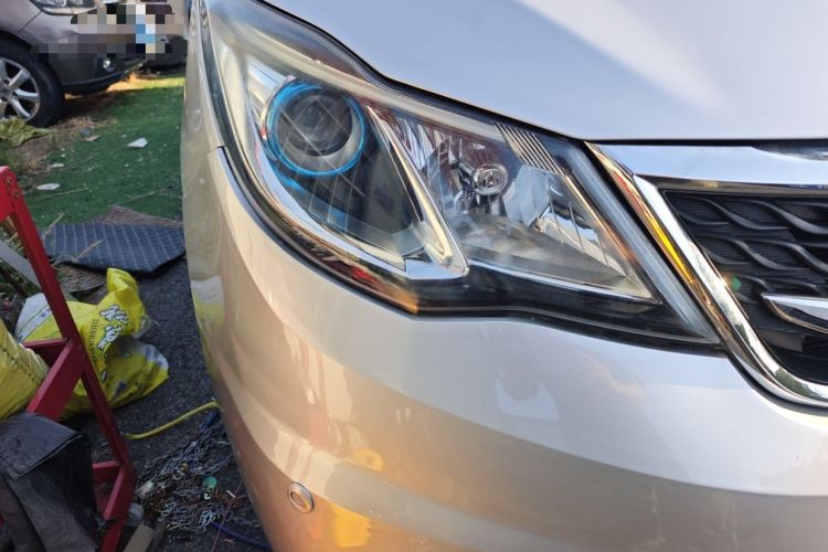 Used CHANGAN KAICHENG Oushang A600 2017 1.5L Manual Luxury Model Right Front Headlight