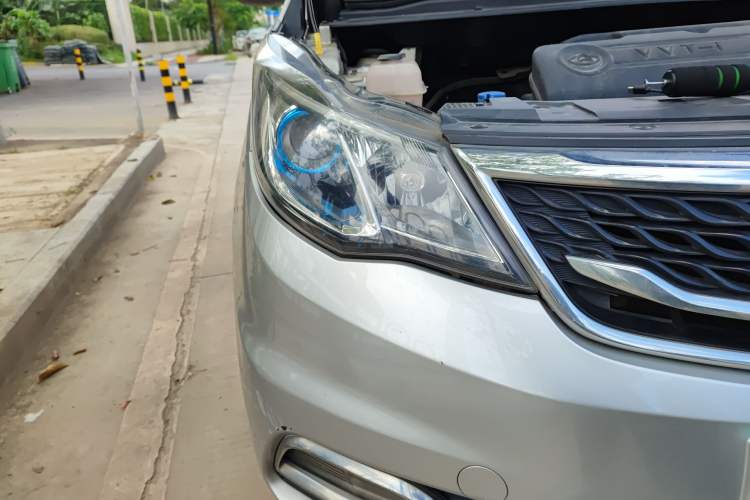 Used CHANGAN KAICHENG Oushang A600 2017 1.5L Manual Standard Edition Right Front Headlight