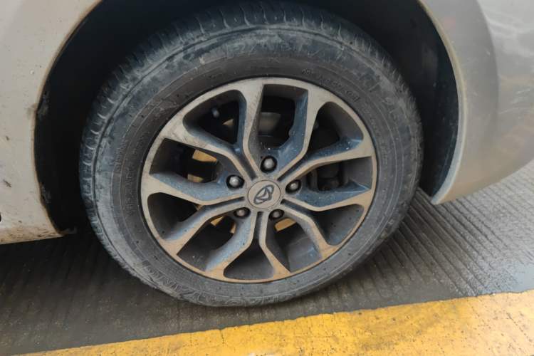 Used CHANGAN KAICHENG Oushang A600 2017 1.5L Manual Standard Edition Right Front Wheel Hub
