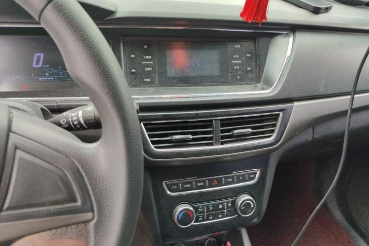 Used CHANGAN KAICHENG Oushang A600 2017 1.5L Manual Standard Edition Audio And AC Panel