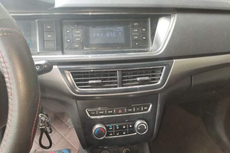 Used CHANGAN KAICHENG Oushang A600 2017 1.5L Manual Standard Edition Audio And AC Panel