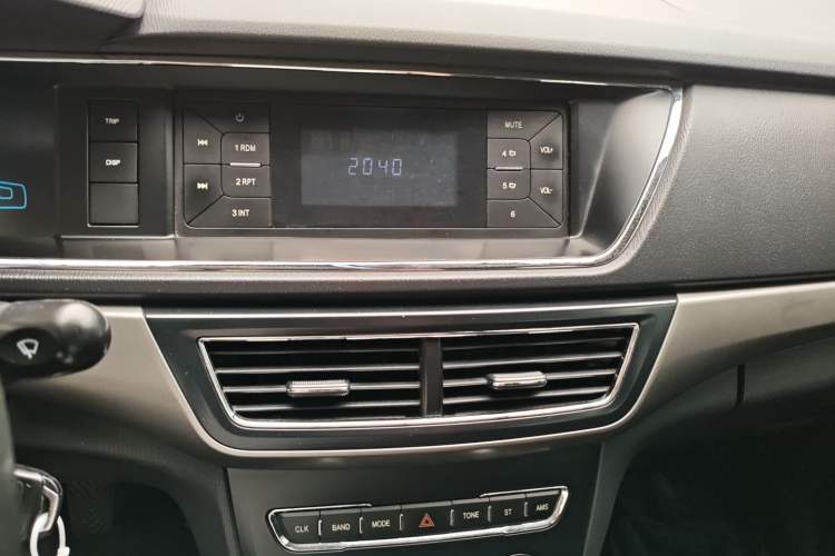 Used CHANGAN KAICHENG Oushang A600 2017 1.5L Manual Standard Edition Audio And AC Panel