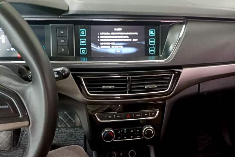 Used CHANGAN KAICHENG Oushang A600 2017 1.5L Manual Luxury Model Audio And AC Panel