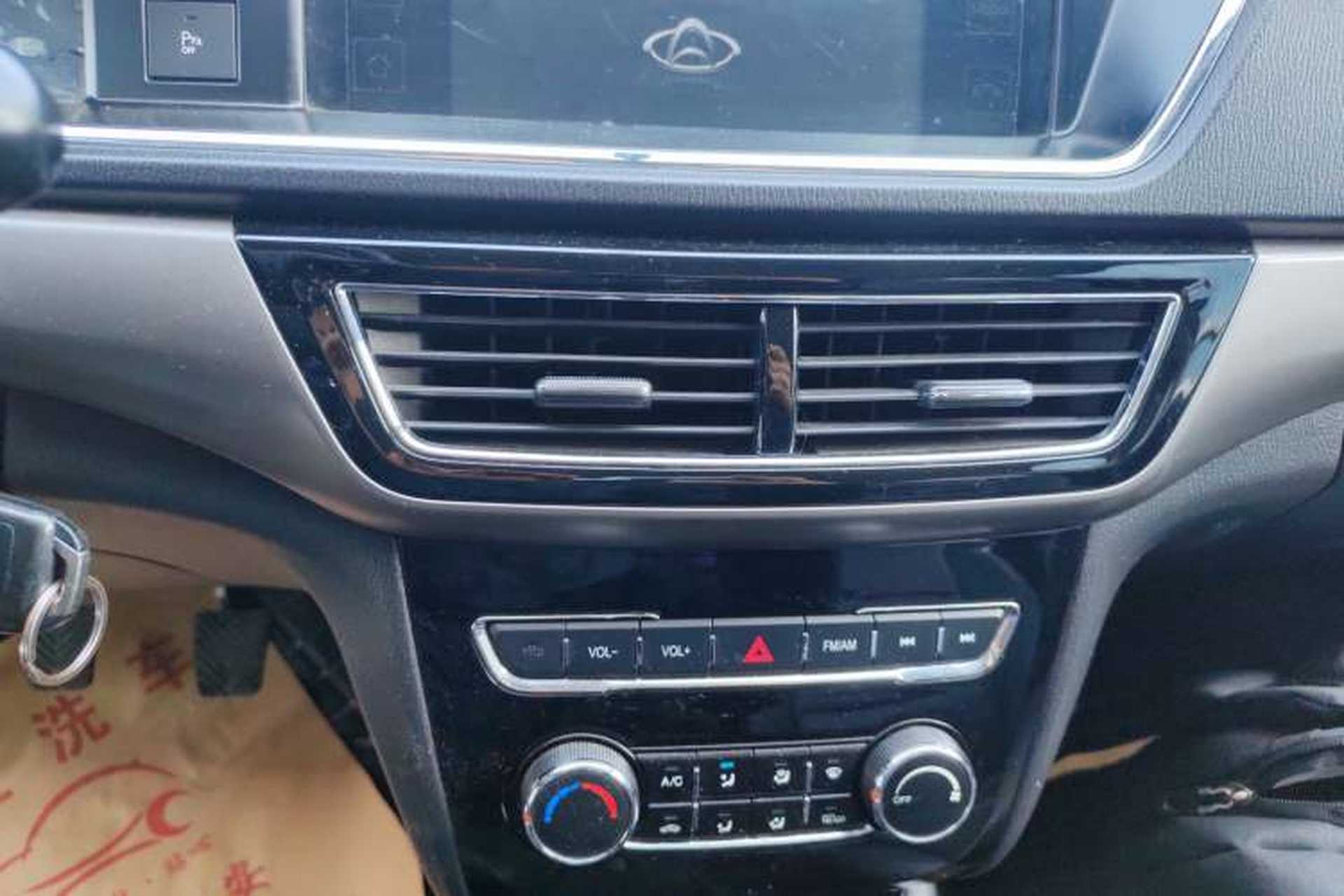 Used CHANGAN KAICHENG Oushang A600 2017 1.5L Manual Luxury Model Audio And AC Panel