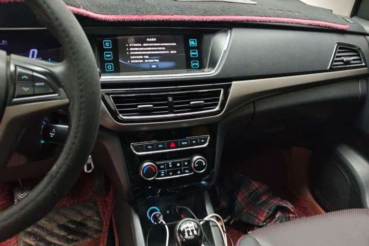 Used CHANGAN KAICHENG Oushang A600 2017 1.5L Manual Smart Connect Version Audio And AC Panel