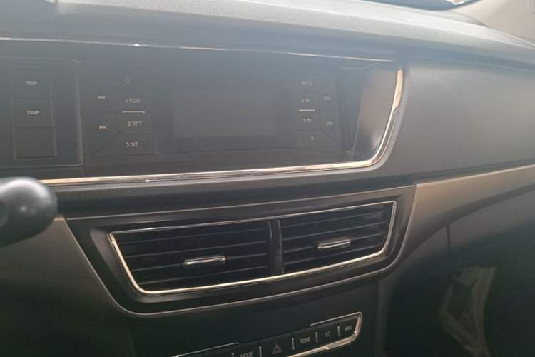 Used CHANGAN KAICHENG Oushang A600 2017 1.5L Manual Standard Edition Audio And AC Panel