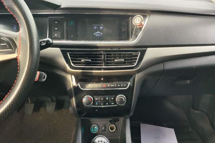 Used CHANGAN KAICHENG Oushang A600 2017 1.5L Manual Luxury Model Audio And AC Panel