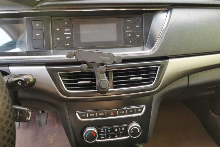 Used CHANGAN KAICHENG Oushang A600 2017 1.5L Manual Standard Edition Audio And AC Panel