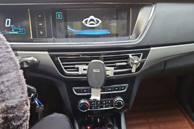 Used CHANGAN KAICHENG Oushang A600 2017 1.5L Manual Luxury Model Audio And AC Panel