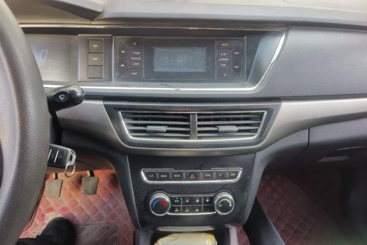Used CHANGAN KAICHENG Oushang A600 2017 1.5L Manual Standard Edition Audio And AC Panel