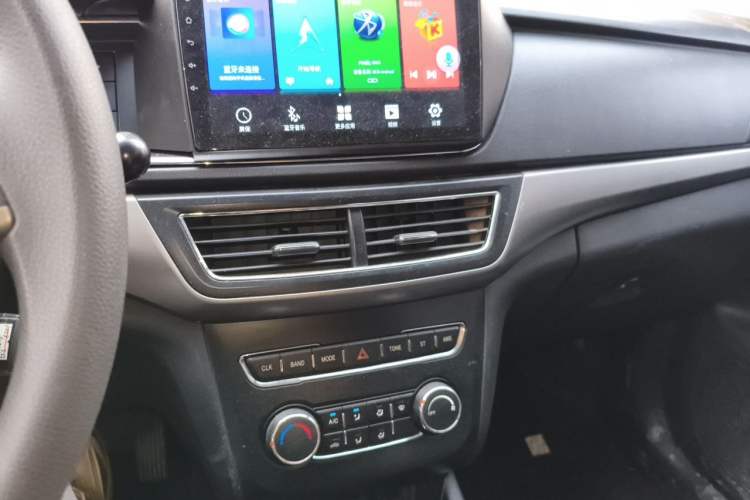 Used CHANGAN KAICHENG Oushang A600 2017 1.5L Manual Standard Edition Audio And AC Panel