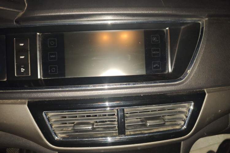 Used CHANGAN KAICHENG Oushang A600 2017 1.5L Manual Luxury Model Audio And AC Panel