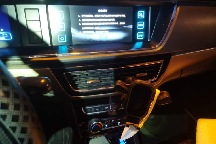 Used CHANGAN KAICHENG Oushang A600 2017 1.5L Manual Luxury Model Audio And AC Panel