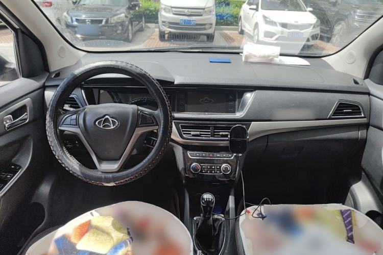 Used CHANGAN KAICHENG Oushang A600 2017 1.5L Manual Luxury Model Center Console