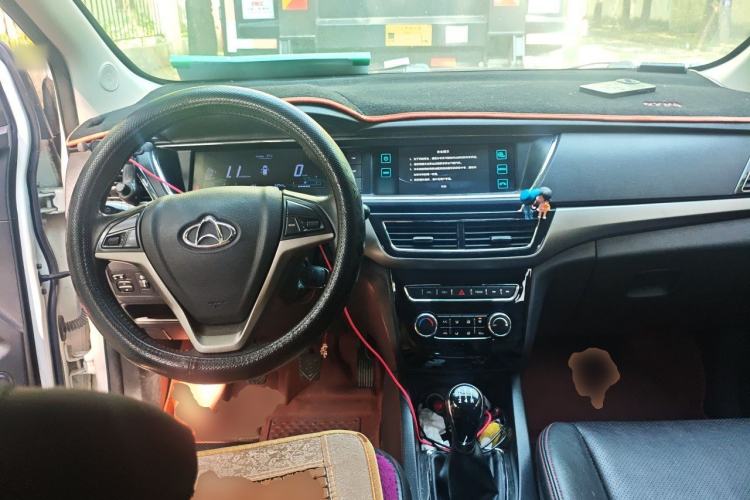 Used CHANGAN KAICHENG Oushang A600 2017 1.5L Manual Luxury Model Center Console