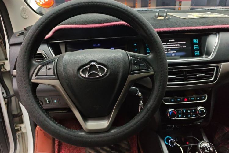 Used CHANGAN KAICHENG Oushang A600 2017 1.5L Manual Smart Connect Version Center Console