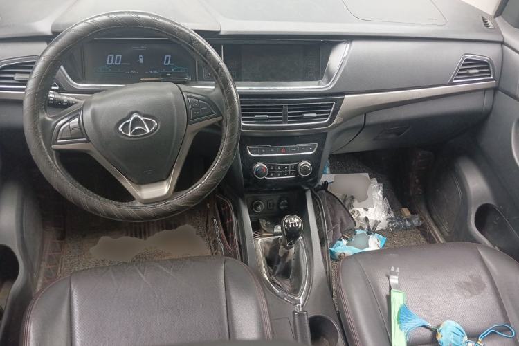 Used CHANGAN KAICHENG Oushang A600 2017 1.5L Manual Luxury Model Center Console