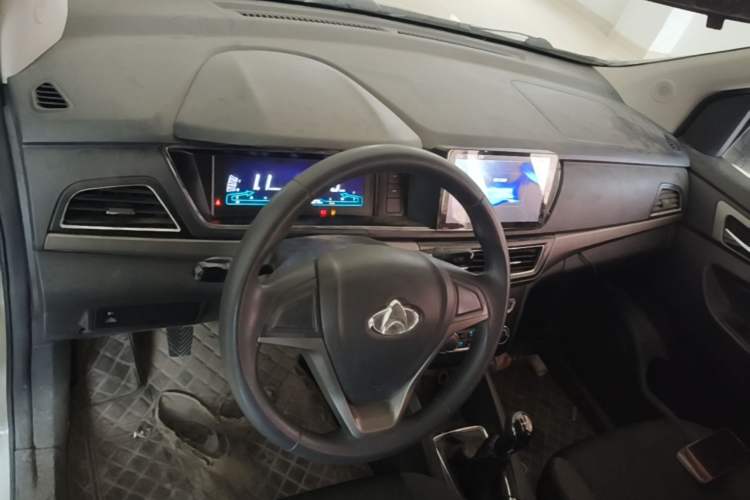 Used CHANGAN KAICHENG Oushang A600 2017 1.5L Manual Standard Edition Center Console