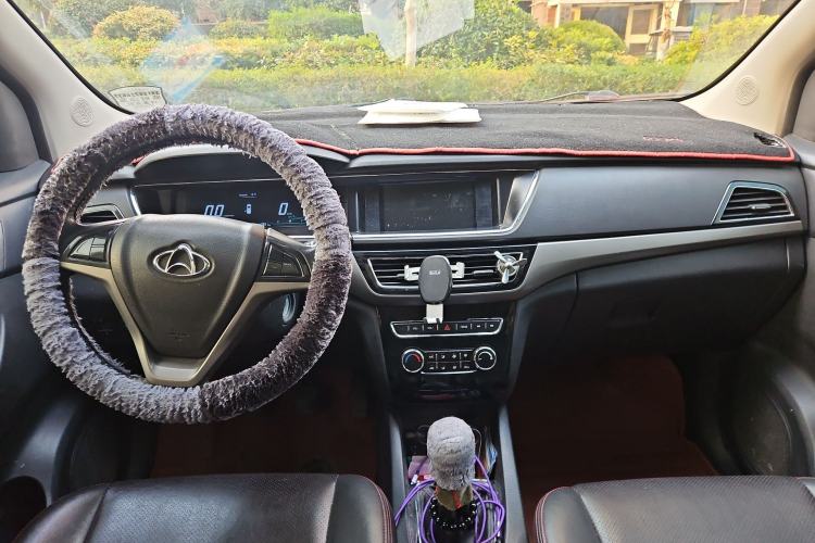 Used CHANGAN KAICHENG Oushang A600 2017 1.5L Manual Luxury Model Center Console