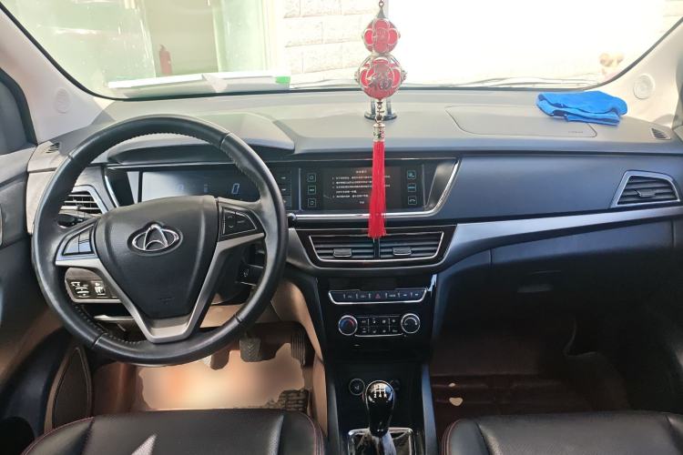 Used CHANGAN KAICHENG Oushang A600 2017 1.5L Manual Luxury Model Center Console