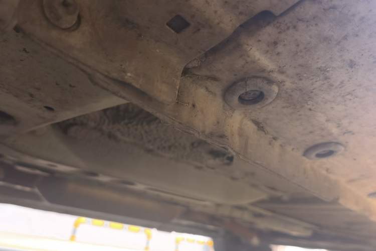 Used CHANGAN KAICHENG Oushang A600 2017 1.5L Manual Luxury Model Chassis Front Left